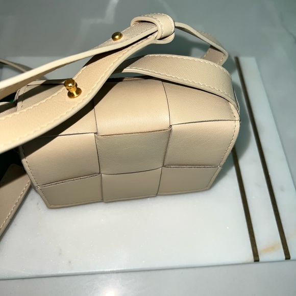 Bottega Veneta Mini Cassete Leather Card Case ~ Authentic - Picture 4 of 14